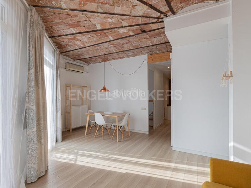 Foto de9f08d6-a158-4707-98ab-184d7a506d04. Alquiler apartamento precioso y luminoso piso temporal en paral.lel en Barcelona