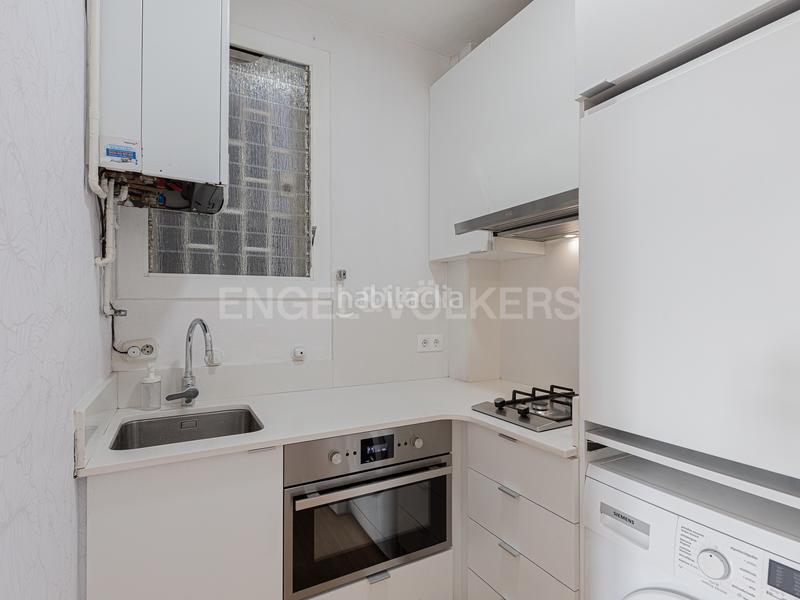 Foto e813bf0d-eaef-44f5-84dd-000b5c48b3e2. Alquiler apartamento precioso y luminoso piso temporal en paral.lel en Barcelona