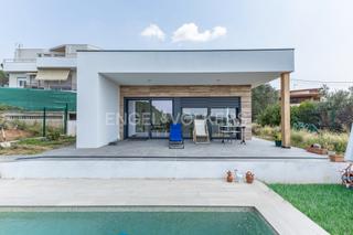Casa a Airesol. Espectacular casa a 4 vientos de obra semi nueva