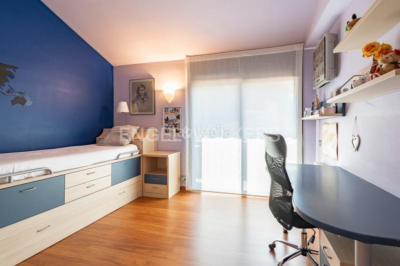 Foto 00f7d605-e5b8-434c-b9ad-d522a50e8adf. Casa preciosa casa, confort excepcional y un jardín que enamora en Castelldefels