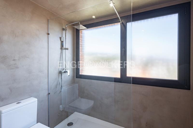 Foto 039af83b-30d6-4c3e-bafd-0ae3bdb8f717. Casa preciosa casa, confort excepcional y un jardín que enamora en Castelldefels