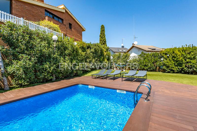 Foto 1143f50b-7326-44f7-ab03-2859c5ad2198. Casa preciosa casa, confort excepcional y un jardín que enamora en Castelldefels