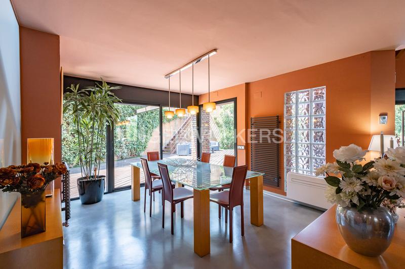 Foto 92cb0ade-98db-402f-abf5-61d885610341. Casa preciosa casa, confort excepcional y un jardín que enamora en Castelldefels