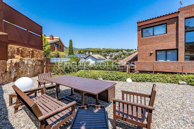 Foto b9a3cf1c-b258-416e-ab2b-4c2b6f11a741. Casa preciosa casa, confort excepcional y un jardín que enamora en Castelldefels