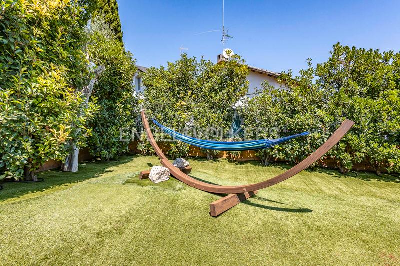 Foto e13d6eb7-2fb6-453b-863e-cae7307619fc. Casa preciosa casa, confort excepcional y un jardín que enamora en Castelldefels