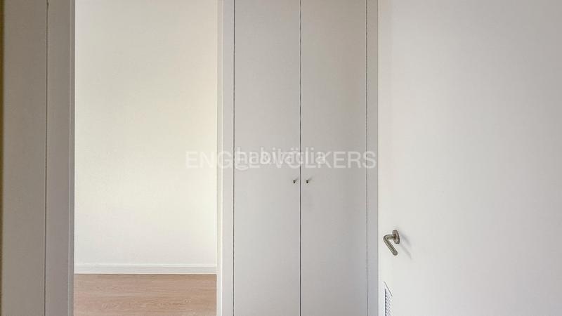 Foto 7bf13886-e0e1-49cb-833b-0f3d43b31df3. Lloguer apartament amb calefacció aparcament piscina a Castelldefels