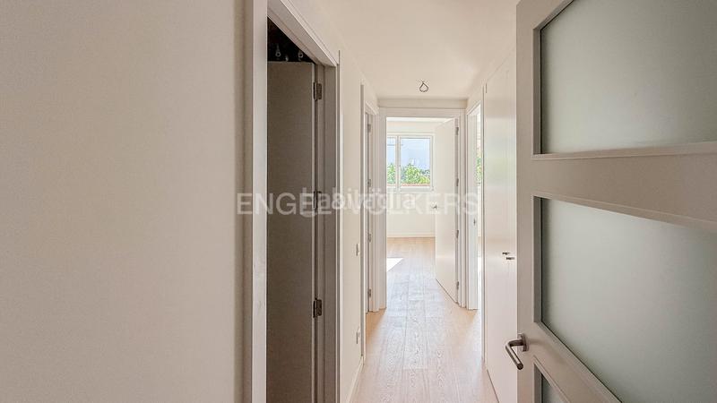 Foto f6cba089-bd45-4fd4-87de-b95145183342. Miete appartement mit heizung parking pool in Baixador Castelldefels