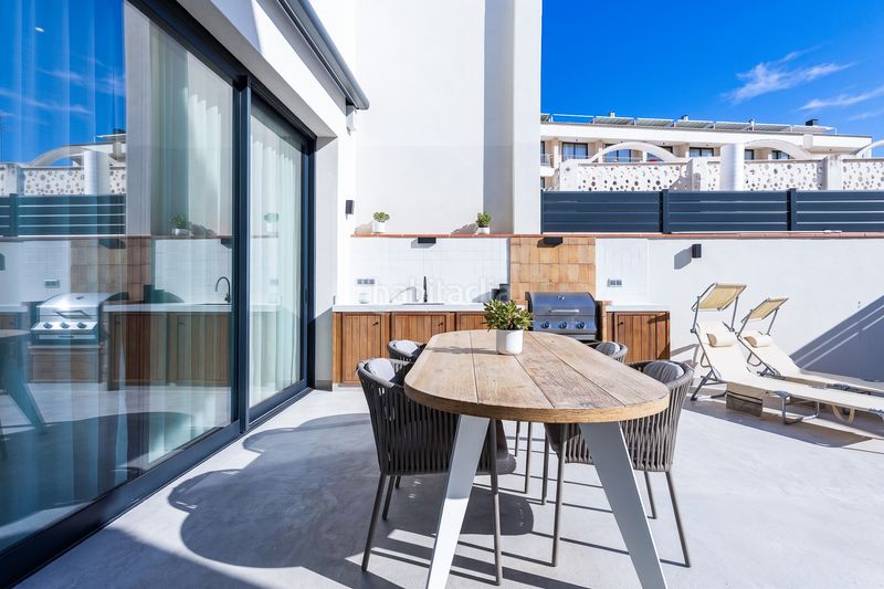 Foto b379ba44-8090-4a00-9421-7c33fbd1589a. Casa amb calefacció aparcament piscina a Calella