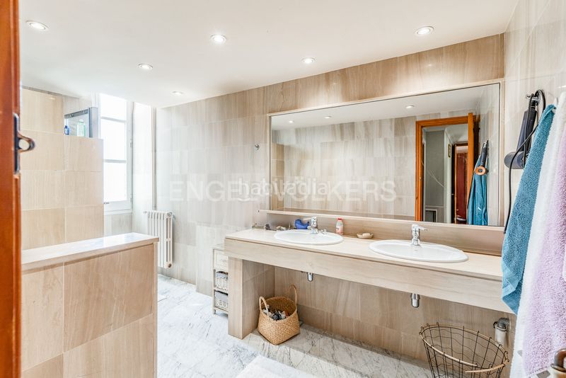 Foto 12af101e-9d6d-4820-aa5a-85f0fec8d035. Casa amb calefacció aparcament piscina a Premià de Dalt