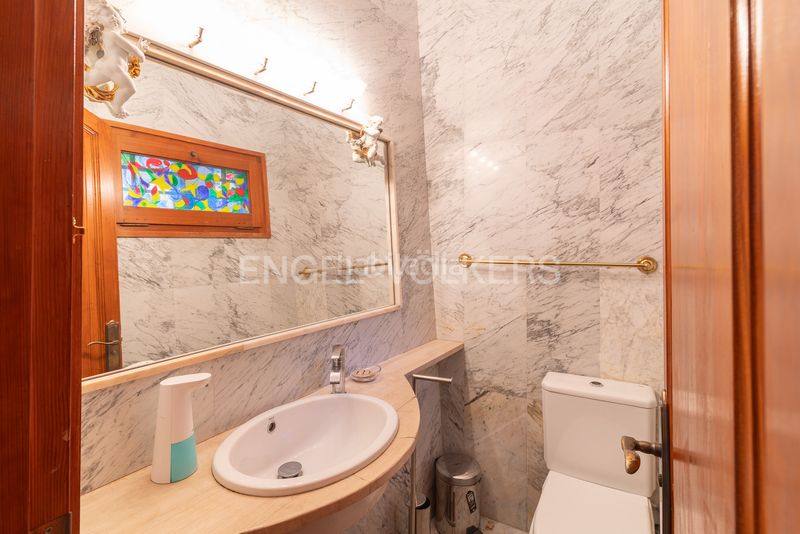 Foto 35ecc733-fc00-4945-9ee5-715bb9c7623d. Casa amb calefacció aparcament piscina a Premià de Dalt