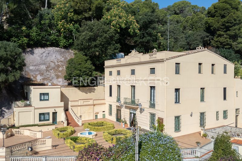Foto f51a81fa-b3af-48fc-94ec-4f642670bf58. Casa amb calefacció aparcament piscina a Premià de Dalt