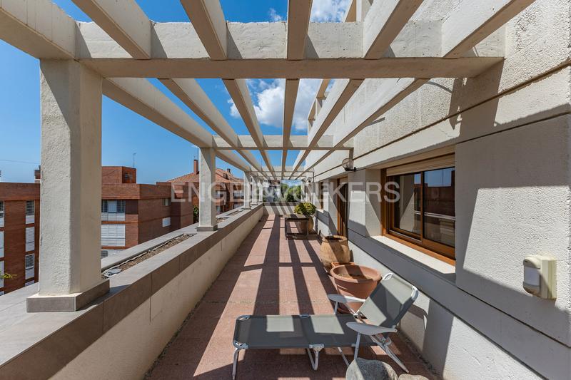 Foto 4820644b-2a5d-4797-a286-b307de7bac9d. Attico con riscaldamento parcheggio piscina in Finestrelles Esplugues de Llobregat
