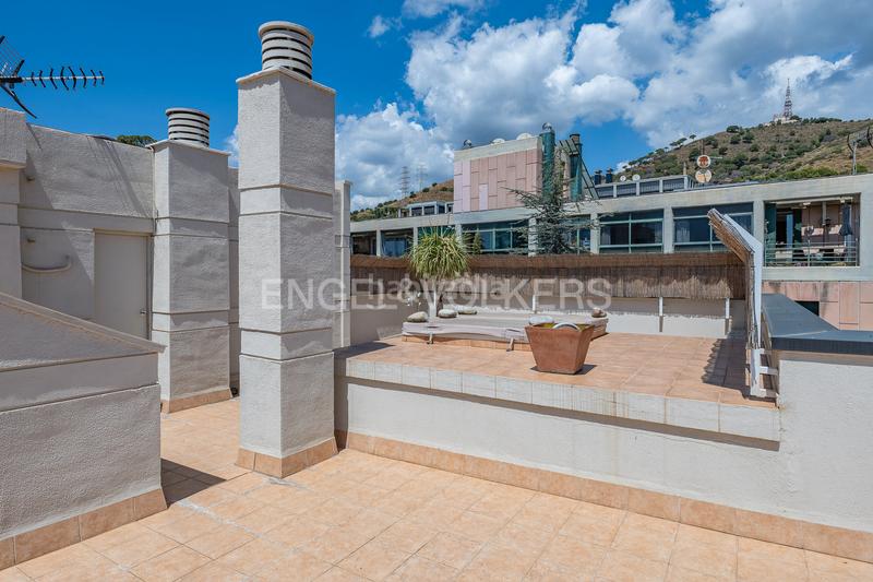 Foto 536949be-45c1-483e-a375-2de160c4eef6. Attico con riscaldamento parcheggio piscina in Finestrelles Esplugues de Llobregat