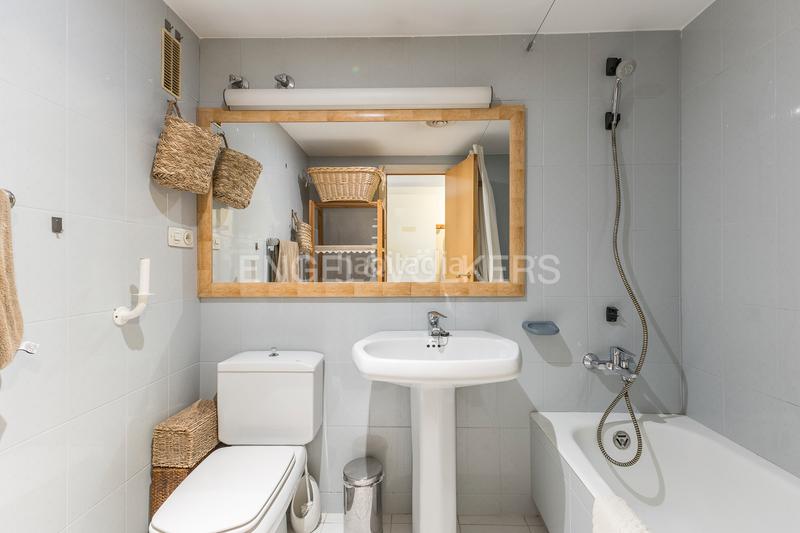 Foto a41fcc6c-684d-495a-9101-1f8368173fc1. Attico con riscaldamento parcheggio piscina in Finestrelles Esplugues de Llobregat