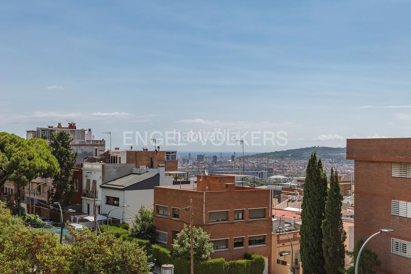 Foto e1f98417-7f45-4013-8c52-1e1c17de21f0. Attico con riscaldamento parcheggio piscina in Finestrelles Esplugues de Llobregat
