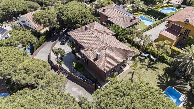Foto c6879fc3-fd58-4cef-a024-ab8f349bc04b. Casa amb calefacció aparcament piscina a Centre Sant Andreu de Llavaneres