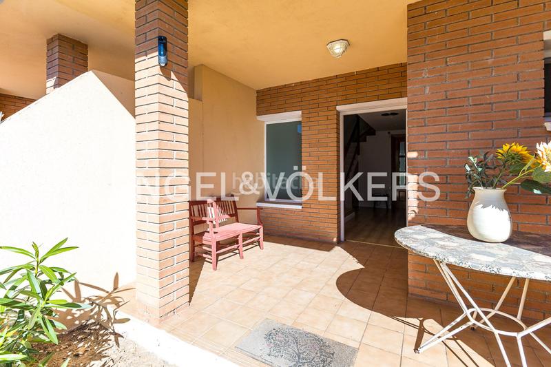 Foto 37f7014e-2bef-4fc3-aa88-11201922da23. Lloguer casa adossada amb calefacció aparcament piscina a Sitges