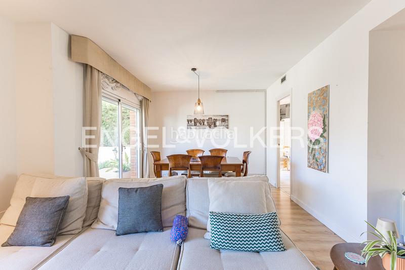 Foto 48c16e71-661e-4a08-af03-57adccb067a5. Lloguer casa adossada amb calefacció aparcament piscina a Sitges