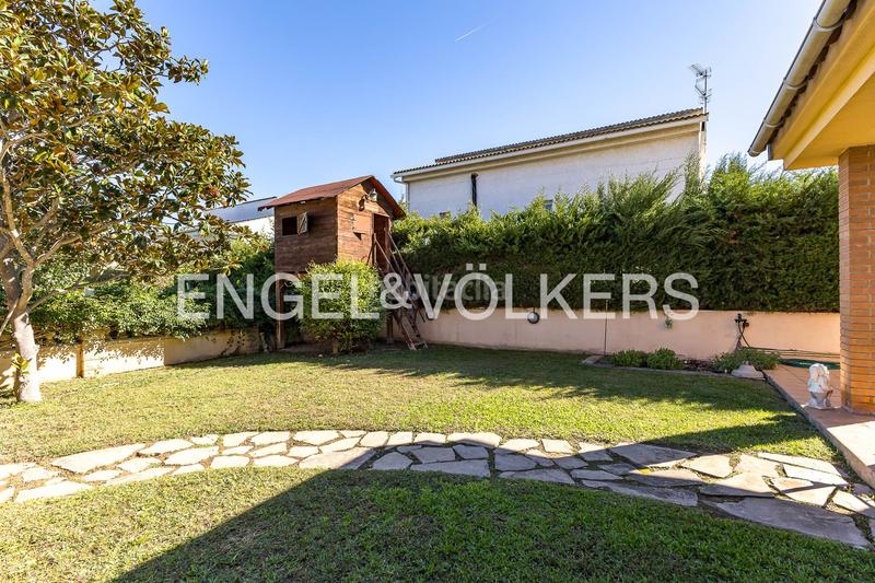 Foto 5434fcce-c766-4b46-9c6f-08bb0da633f0. Lloguer casa adossada amb calefacció aparcament piscina a Sitges