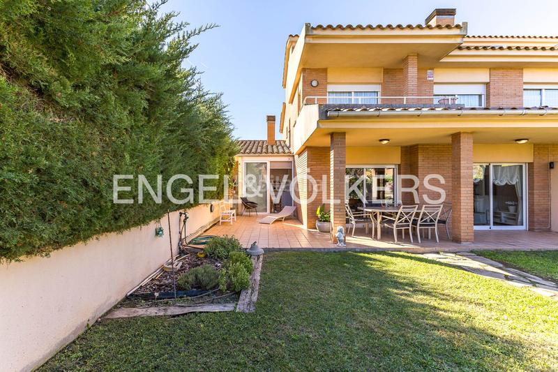 Foto 65ae5200-e981-4db3-a8ab-74e7da1f1054. Lloguer casa adossada amb calefacció aparcament piscina a Sitges