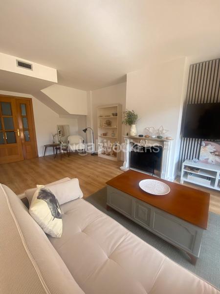 Foto 6f6577e7-4736-4df5-b8de-a5d3763492db. Rent semi detached house with heating parking pool in Sitges