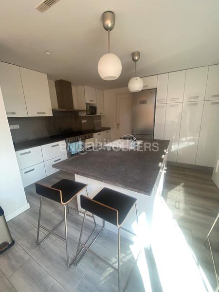 Foto da24f498-2c16-4fd8-81d4-a0a2341cd55f. Rent semi detached house with heating parking pool in Sitges