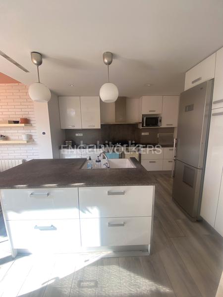 Foto f6ca38a0-d2bb-4a76-b22f-2375a1a0b39b. Rent semi detached house with heating parking pool in Sitges