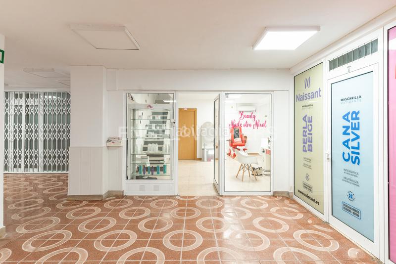 Foto b090d195-ab8e-4236-b646-c6ca8ad15a22. Estudio local comercial en galería a pie de calle en Calella