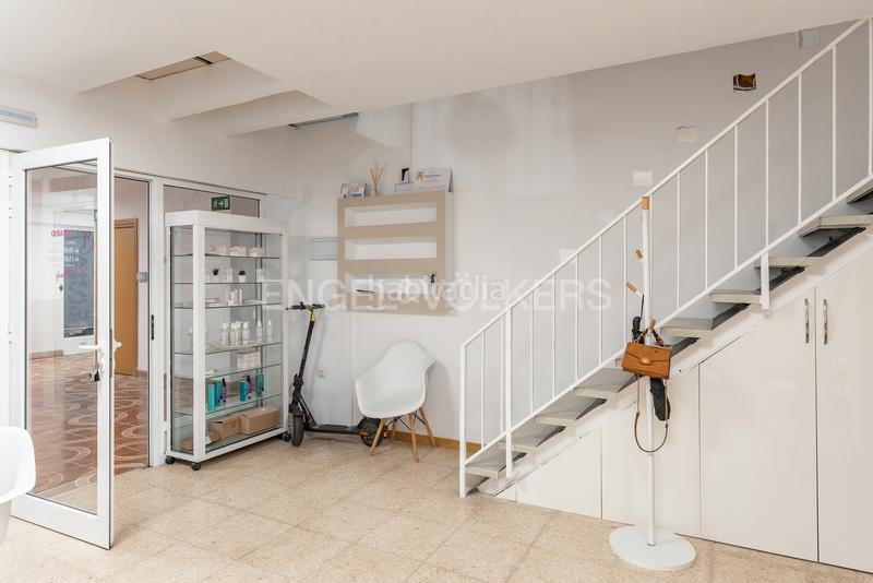Foto d1fe12cb-7d5a-482d-9903-e1ab784de7d5. Estudio local comercial en galería a pie de calle en Calella