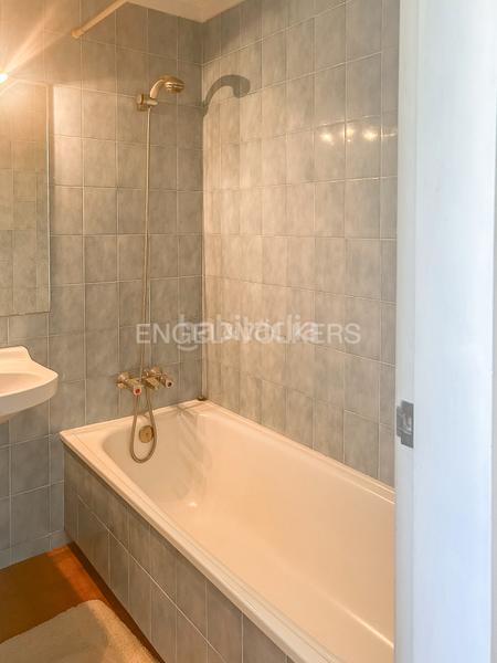 Foto 79fdeeda-a758-4c3b-bc43-b40975468826. Rent house with heating parking in Cabrils