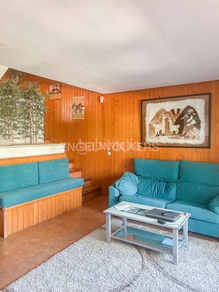 Foto f4669725-f7a7-4e77-a513-06ad2e183f20. Rent house with heating parking in Cabrils