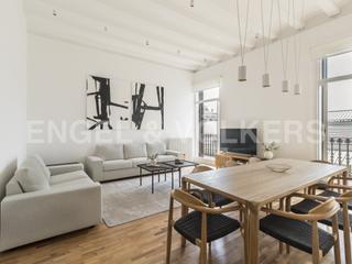 Location Appartement à St. Pere - Sta. Caterina - El Born. Elegante piso modernista en el borne