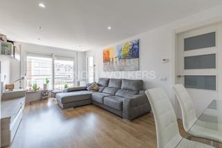 Apartamento en Centre-Can Nadal. Amplio, luminoso y reformado piso en pleno corazón de sant feliu