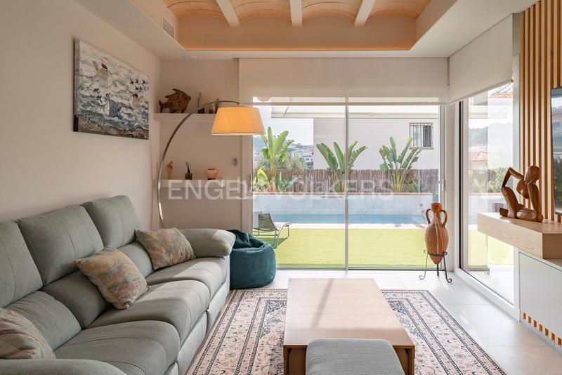 Foto 7c0196a7-e005-482f-a70c-b6b023ebf609. Casa fantastica casa unifamiliar con piscina en Pinemar Pineda de Mar