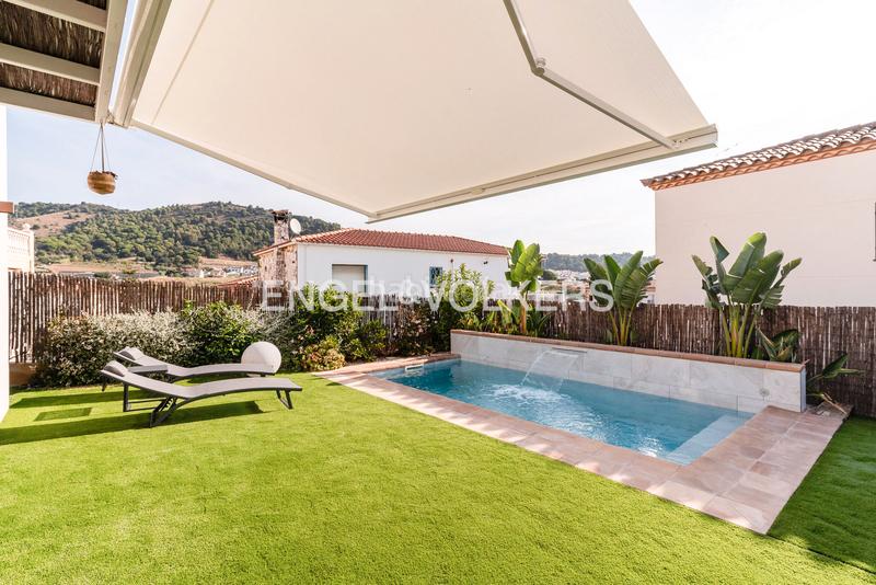 Foto 7e5ee12a-8dfb-40d7-b3fd-95d26747bbaf. Casa fantastica casa unifamiliar con piscina en Pinemar Pineda de Mar