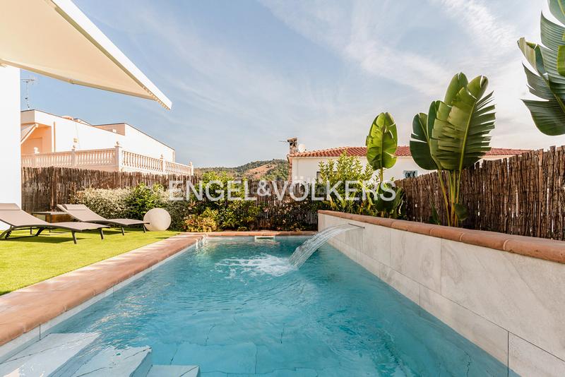 Foto c888ec8b-10ab-4e18-af38-0f7ae3ab5a31. Casa fantastica casa unifamiliar con piscina en Pinemar Pineda de Mar