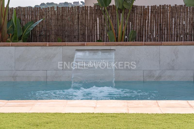 Foto fd0d0e74-364b-4eed-8041-dd660c08b611. Casa fantastica casa unifamiliar con piscina en Pinemar Pineda de Mar