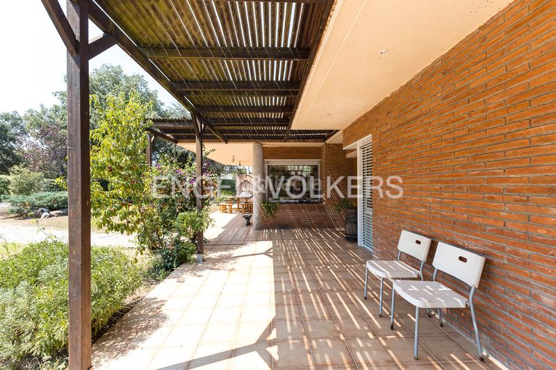 Foto 1c3f9297-5fff-45f9-b0fb-b0c6c2d47ec6. Casa preciosa casa con piscina y gran terreno en can font en Castellar del Vallès