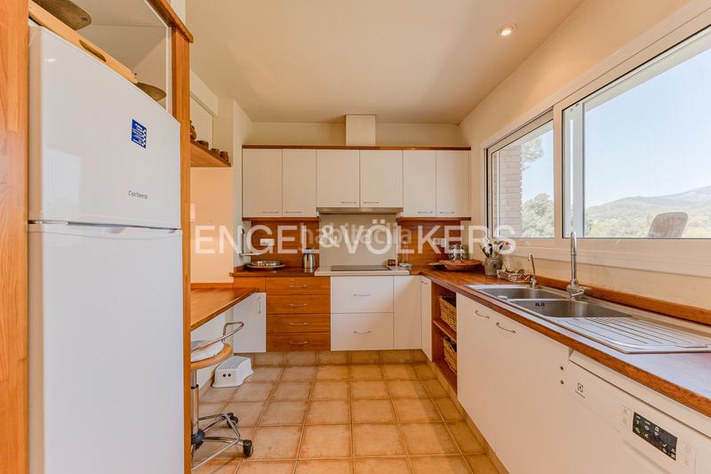 Foto 44663f8f-cd9c-45e7-a5c9-1c5374a39224. Casa preciosa casa con piscina y gran terreno en can font en Castellar del Vallès