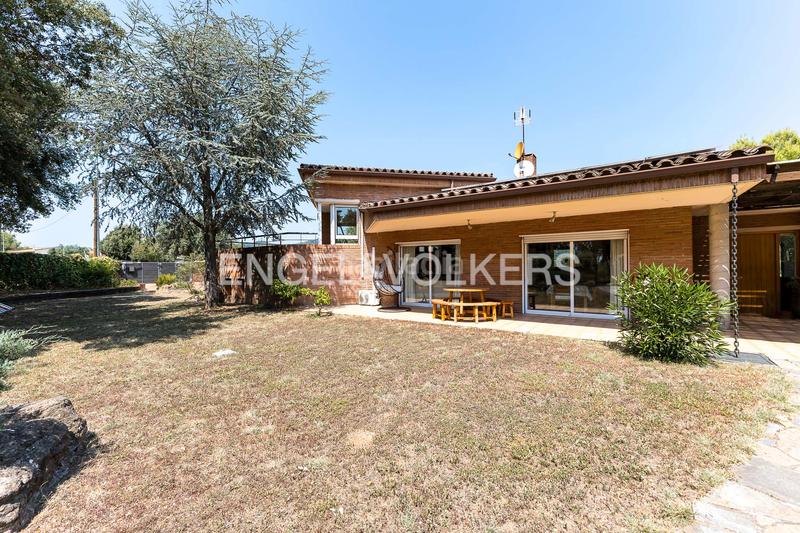 Foto 4551f115-5198-45ed-a7f4-f89ce37d96cd. Casa preciosa casa con piscina y gran terreno en can font en Castellar del Vallès