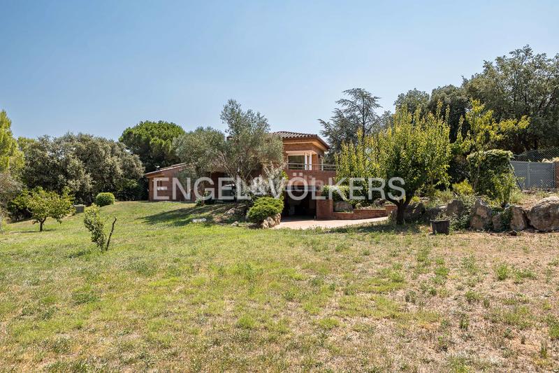 Foto 72b61e41-adc5-4ce5-bd8c-9cbe203ba7ed. Casa preciosa casa con piscina y gran terreno en can font en Castellar del Vallès