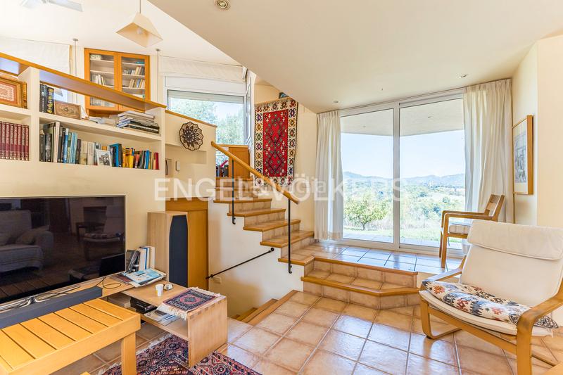 Foto 7b3dfbce-d62a-4d32-9c5d-62b143fd0359. Casa preciosa casa con piscina y gran terreno en can font en Castellar del Vallès