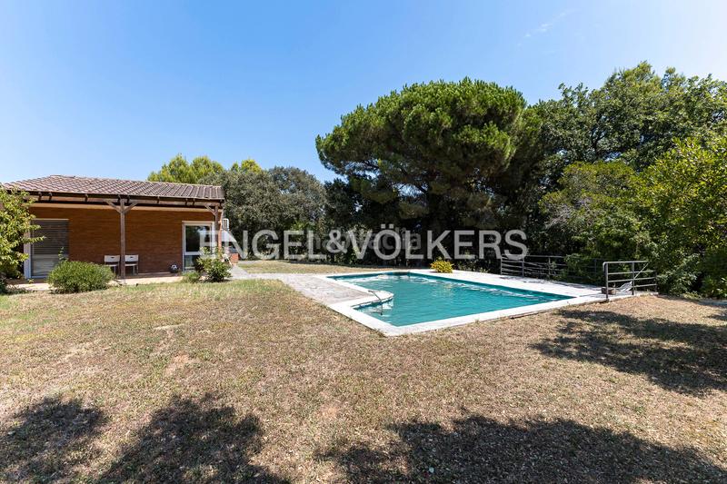 Foto ad15df58-8dcb-4746-bb4f-6c97fc39111b. Casa preciosa casa con piscina y gran terreno en can font en Castellar del Vallès
