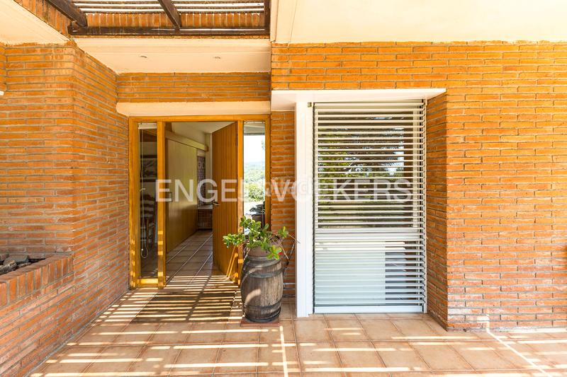 Foto adf7394c-2b26-4a6b-92be-e0fd844dc783. Casa preciosa casa con piscina y gran terreno en can font en Castellar del Vallès