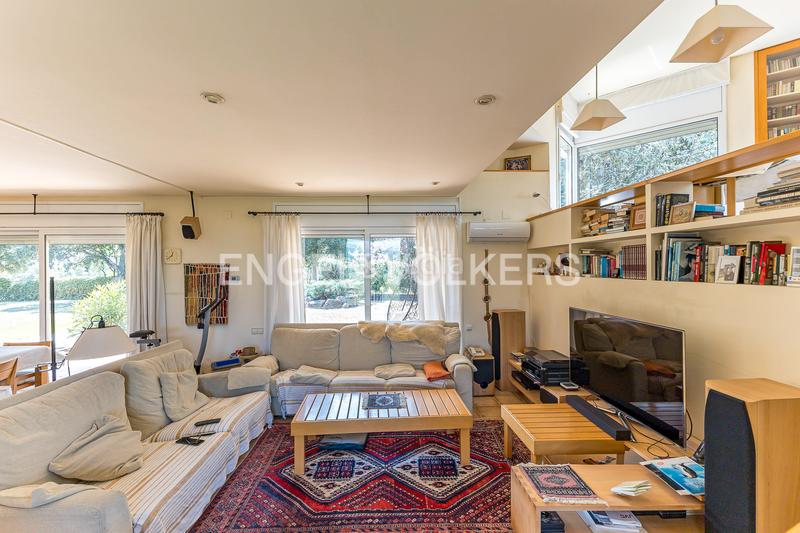 Foto c1a9fdc4-a935-45e0-99fb-aca894311756. Casa preciosa casa con piscina y gran terreno en can font en Castellar del Vallès