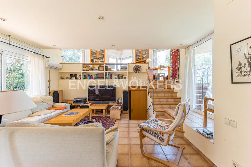 Foto d0aa9086-c84a-4425-947d-d50c8e770cde. Casa preciosa casa con piscina y gran terreno en can font en Castellar del Vallès