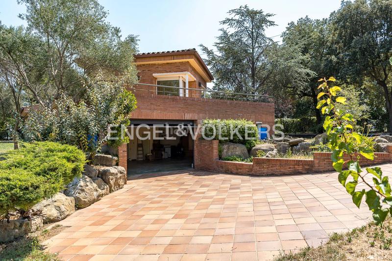 Foto d61eed8b-65ee-40ed-b387-739c4ef2125b. Casa preciosa casa con piscina y gran terreno en can font en Castellar del Vallès