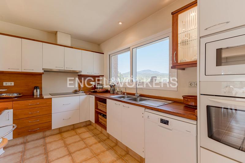 Foto d8fca26a-c62c-434e-a243-953a55231096. Casa preciosa casa con piscina y gran terreno en can font en Castellar del Vallès