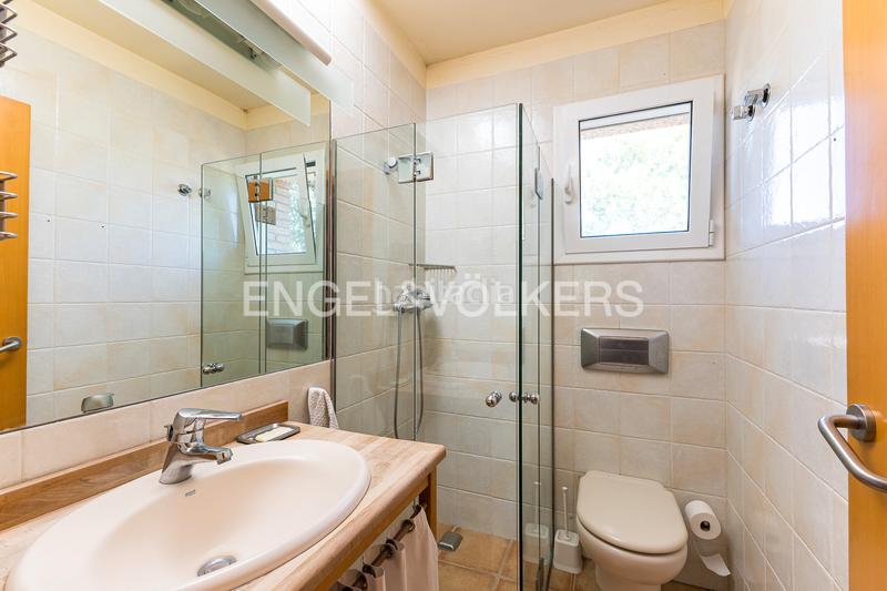 Foto e3d71f7b-12ab-4b91-92da-3f84e1818865. Casa preciosa casa con piscina y gran terreno en can font en Castellar del Vallès