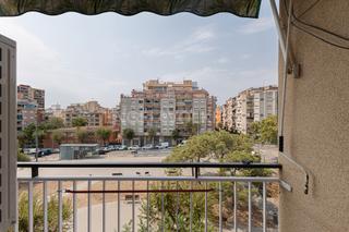 Apartament a La Florida. Piso a reformar en la florida